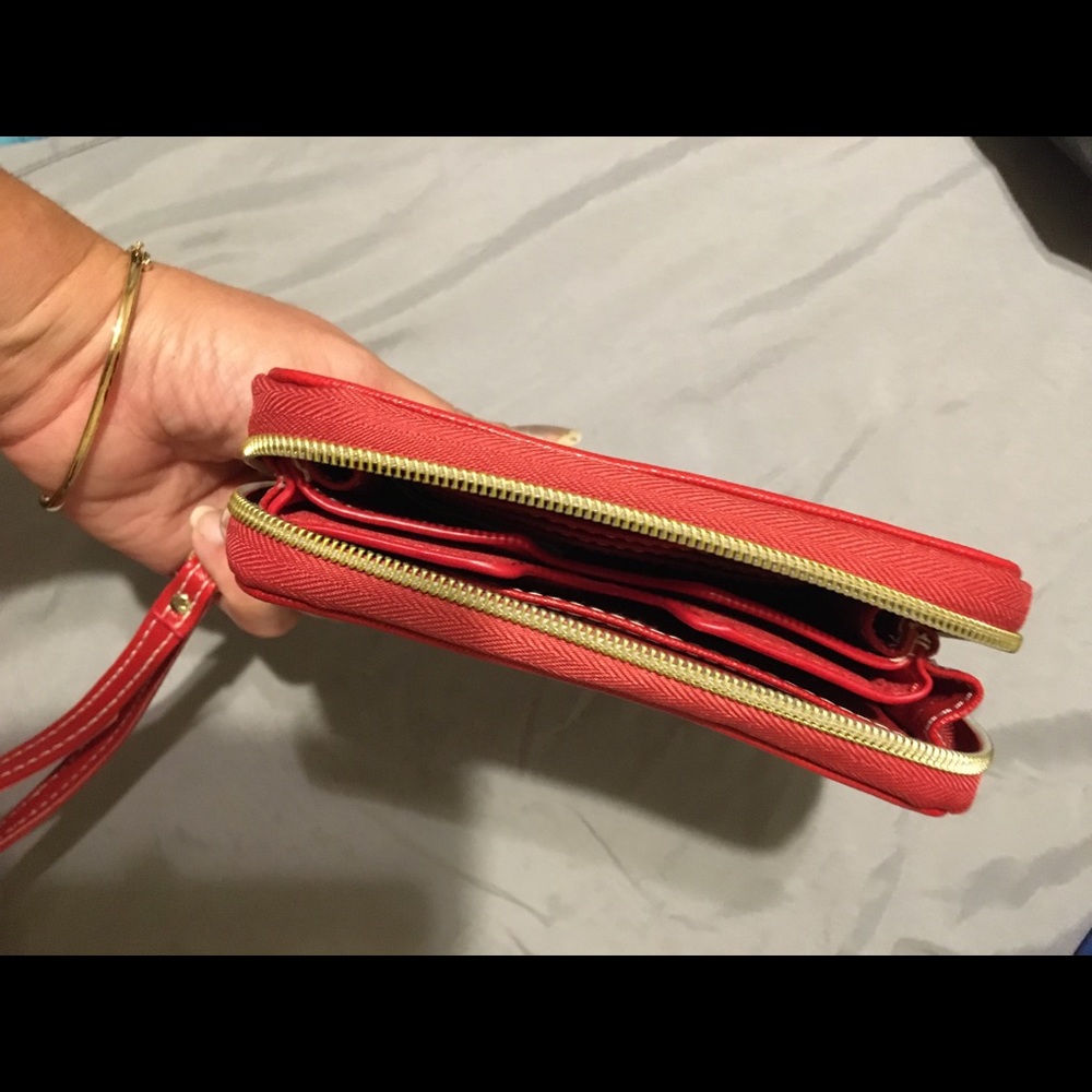 Wristlet wallet